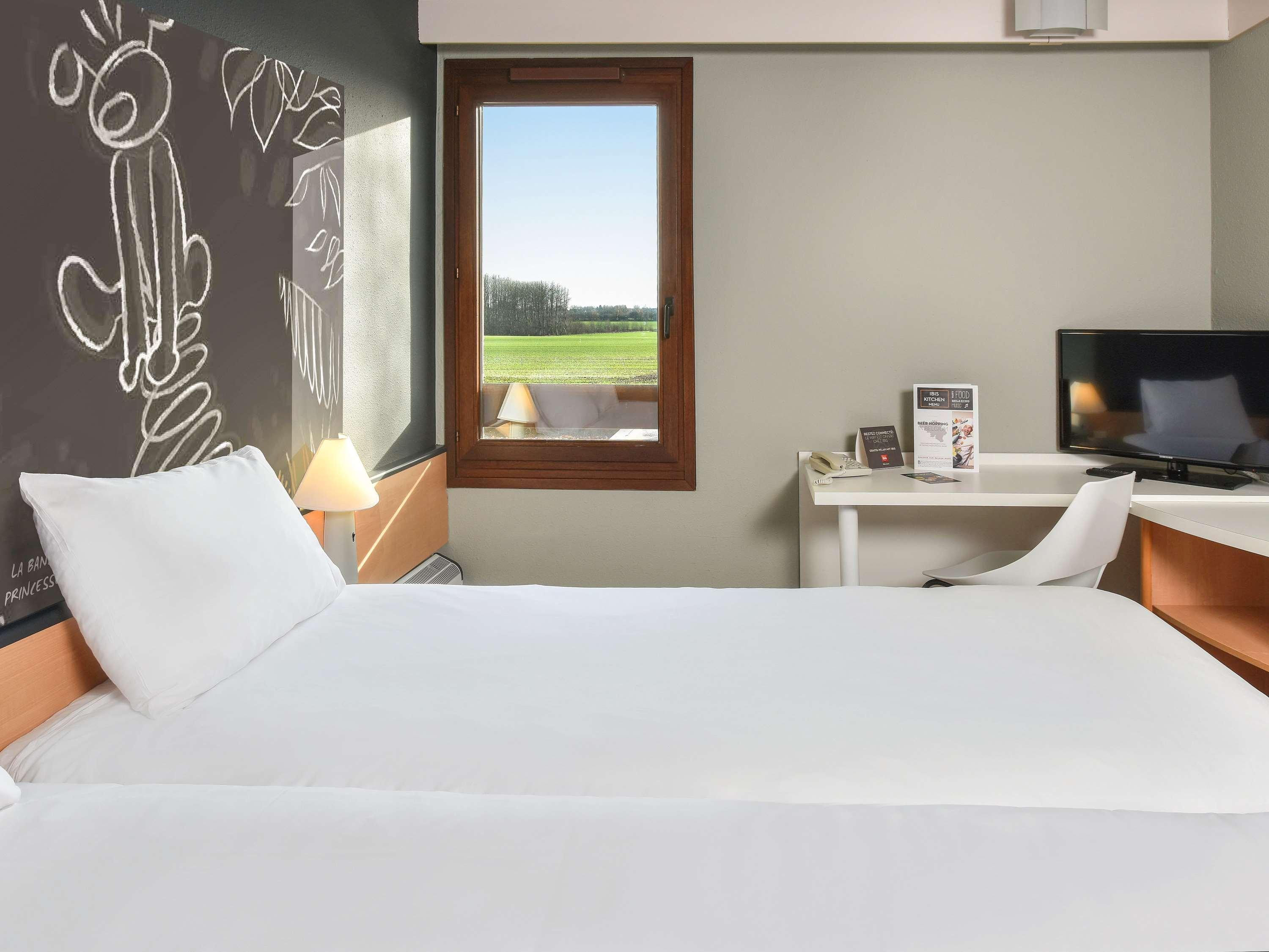 Ibis Charleroi Airport Brussels South Hotel Fleurus Exterior foto